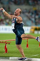 Der dreifache Vizeweltmeister (2001/2003/2007) und zweifache Olympiazweite (2000/2004) Adam Nelson wurde Siebter