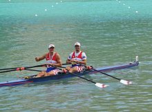 Deux hommes dans un bateau