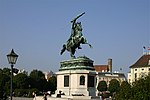 Ryttarstaty föreställande Karl av Österrike på Heldenplatz i Wien.