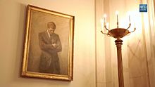 Файл: догоняя хранителя - президентский портрет Джона Ф. Кеннеди.webm