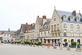 Vue générale de la partie sud du cloître Notre-Dame, 2014.