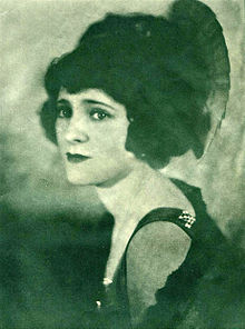 Edith Roberts 1922.jpg