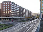 Linnéstadens bibliotek ligger på bottenvåningen i byggnaden.