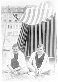 F.O. «Мэтти» Маттиссен и Рассел Чейни, Нормандия, лето 1925.jpg
