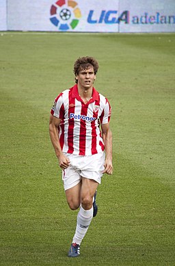 Fernando Llorente contra el Hércules en el estadio José Rico Pérez.jpg