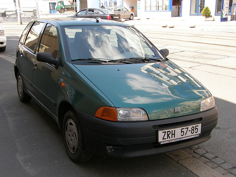 FileFiat Punto 1JPG 1 UN GANCIO PARASOLE GRIGIO LA VITE NON E' COMPRESA