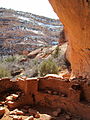 Kiva del Grande Gulch Archeological Distrito, de plano circular y semi-enterrado, utilizado por los Pueblos