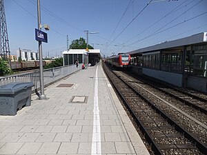 München- Bahnhof München-Laim- auf Bahnsteig zu Gleis 1- Richtung München Hauptbahnhof 26.5.2012.JPG