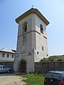 Turnul clopotniță, văzut din exteriorul complexului mănăstirii