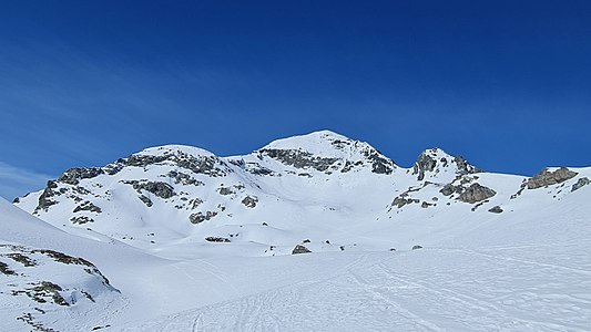 Südostflanke des Mazzaspitz, rechts das 40–45° steile Couloir.