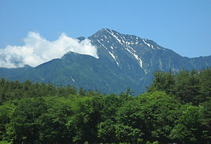 Mt.Kaikomagatake from Hokuto-shi.JPG