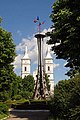 Torre e chiesa nel parco centrale