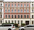 Mietshaus in geschlossener Bebauung mit Vorgarten