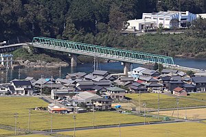 松鞍山から望む長良川に架かる下渡橋（2018年10月13日撮影）