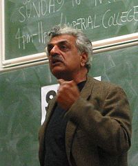 Tariq Ali Imperial College Londonissa vuonna 2006.