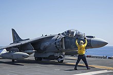 USS Wasp выполняет полеты. (29091917825) .jpg