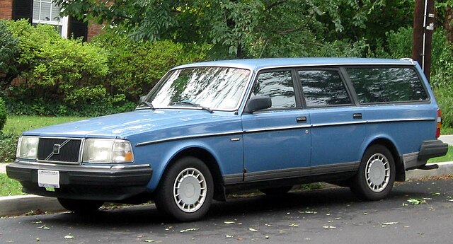 FileVolvo 240 DL wagon 