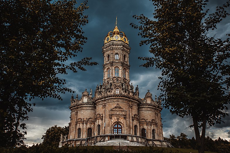 9. Знаменская церковь в Дубровицах, Московская область