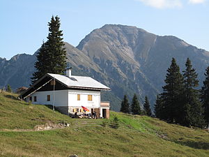 Reuttener Hütte vor Thaneller