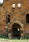 Entrée de l'église Saint-Grégoire.