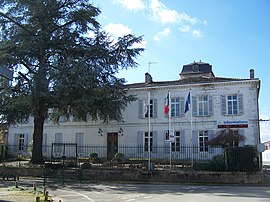 The town hall in Barsac