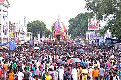 Devotees pulling the chariot