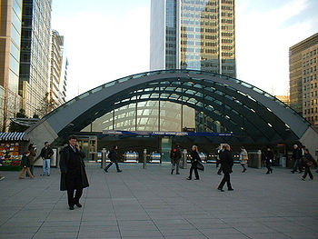 English: canary wharf tube station taken by a ...