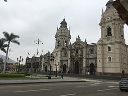 Vista de la Catedral de Lima y Palacio Arzobispal de Lima