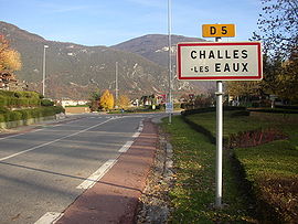 The road into Challes-les-Eaux