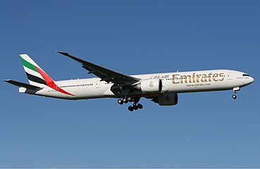 โบอิง 777 ของเอมิเรตส์ในลวดลายที่ 2 เริ่มใช้ในปี 1999