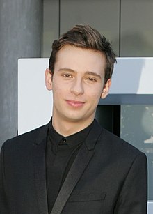 Flume ARIA 2013 (cropped).jpg