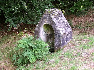 Fontaine guérisseuse de Kernec, de 1772, à Languidic.