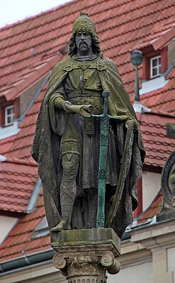 Статуя Генриха Борвина II в Гюстрове