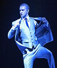Timberlake performing at a concert in St. Paul, Minnesota in January 2007 during the FutureSex/LoveShow Jtstpaul.jpg