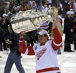 Abdelkader ei kuulunut Detroit Red Wingsin varsinaiseen kevään 2008 Stanley Cup -voittajajoukkueeseen, mutta oli kuitenkin juhlimassa mestaruutta.