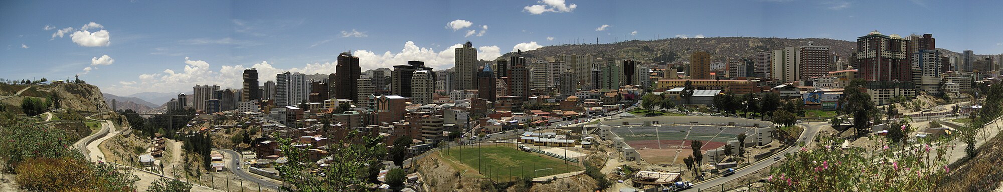 Vista panorámica escontra l'occidente de la ciudá de La Paz.