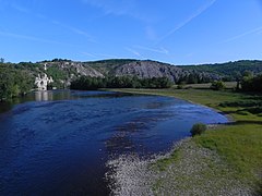 La Dordogne au pont de la RD 43, entre Pinsac à gauche et Lacave en rive opposée..