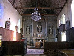 L'intérieur de l'église Saint-Sauveur-Saint-Gilles.