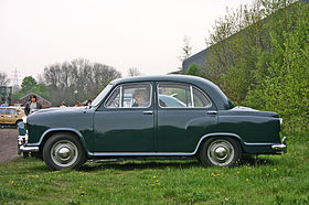 Morris Oxford Series III side.jpg