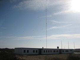 Radionavigation land station (LORAN-C-transmitter Rantum) Rantum, LORAN-C Mast mit Abspannseilen.JPG