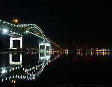 Ryansinn-bongbridgeatnight.jpg