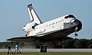 Спейс шаттл Columbia приземлился вслед за STS-62 18 марта 1994 года. (Обрезано) .jpg