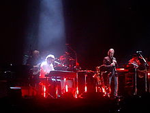 Supertramp 2010. From left: Cliff Hugo, Rick Davies, Bob Siebenberg, John Helliwell, Gabe Dixon and Carl Verheyen Supertramp at the Gelredome 2010 (a).JPG