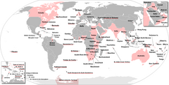Empire britannique, les régions colonisées sont en rose. Dans le carré en haut en droite, l'Empire couvre la Transjordanie, la Palestine, l'Irak, le Koweit, le Qatar, Bahrein, les États de la Trêve («Trucial States»), Oman, Aden. Voir la zone rouge et la zone arabe B des accords Sykes-Picot.