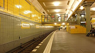 U-Bahnhof Hermannplatz mit direktem Übergang zum Karstadt-Warenhaus, heute U7 (1926)