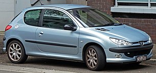 2001-2003 Peugeot 206 (T1) GTi 3-door hatchback 01.jpg