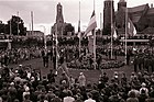 Herdenking bij het oorlogsmonument op het Airborneplein