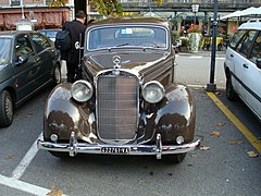 Mercedes-Benz 170 DS (Model W191) parked in front of a café in Bellagio, Italy