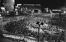East German Monday demonstration against the government in Leipzig, 16 October 1989 Bundesarchiv Bild 183-1990-0922-002, Leipzig, Montagsdemonstration.jpg