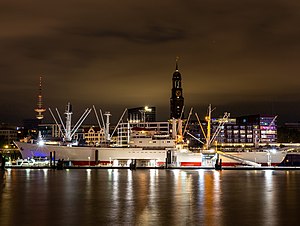 16. Platz: Matthias Süßen mit Die Cap San Diego an der Überseebrücke im Hamburger Hafen